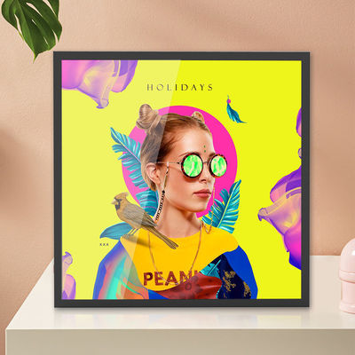 ساینیج دیجیتال با صفحه نمایش مربع 33 اینچ