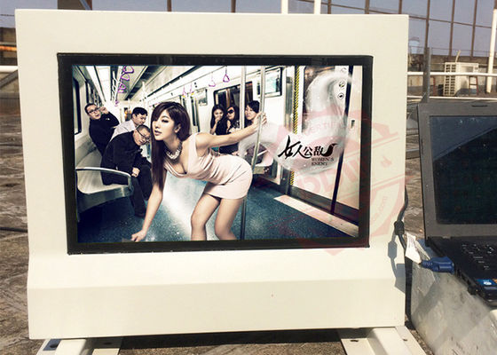 65 اینچ Tft نوع کف ایستاده خالص در فضای باز نشانه های دیجیتال ضد آب برای تبلیغات