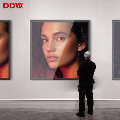 ساینیج دیجیتال با صفحه نمایش مربع 22 اینچ
